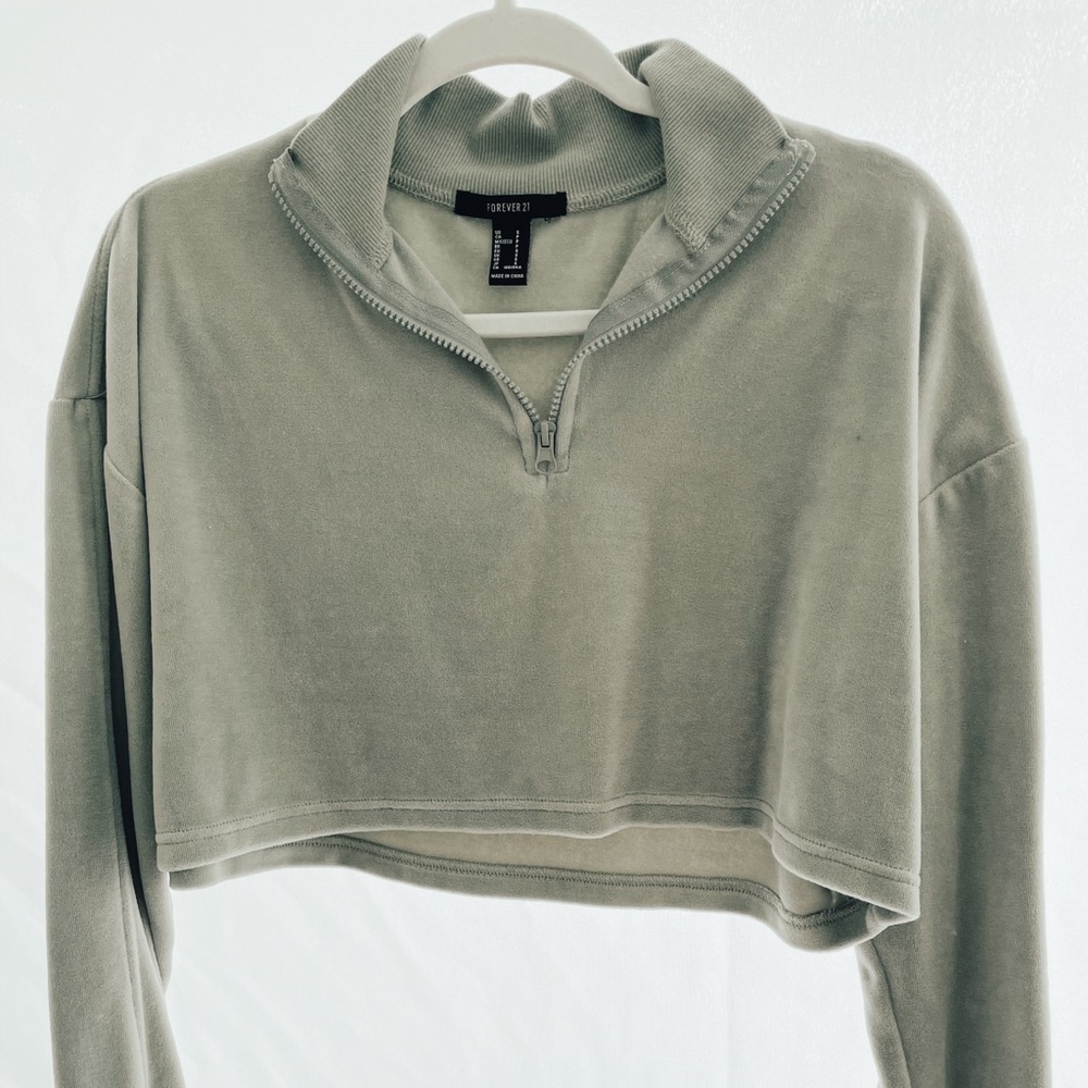 Forever 21 cropped pullover